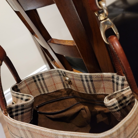 Burberry bucket bag - Picture 12 of 12